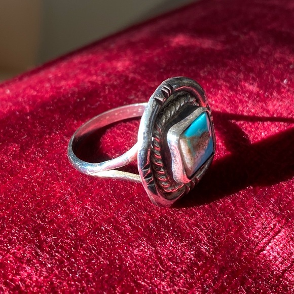 Navajo Vintage 1970s Kingman Square Turquoise Sterling Silver Ring two bands - Picture 7 of 11